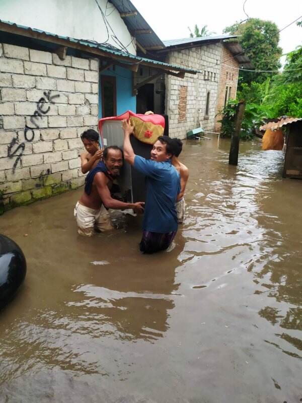 Ratusan Rumah Warga di Praya Terendam Banjir