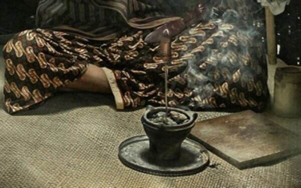 Mengapa Praktik Dukun di Indonesia Masih Laris Manis?