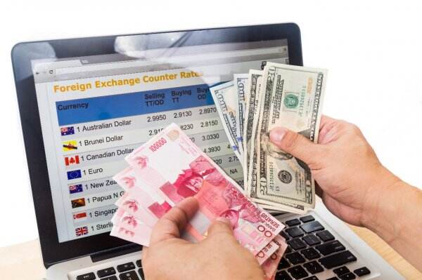 Rupiah Melemah ke Rp14.275/USD, Tunduk Lawan Dolar AS