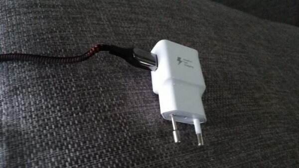 Tips Merawat Kabel Charger agar Tidak Cepat Terkelupas