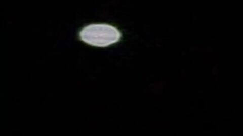 Pramugari Pesawat Melihat Bola Bercahaya Terang Melesat di Langit Pramugari Pesawat Melihat Bola Bercahaya Terang Melesat di Langit