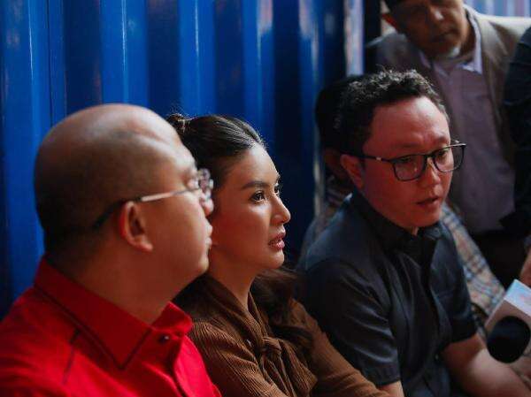 Terungkap! Sarwendah Pindah Rumah dan Boyong Anak-Anak gegara Teror Debt Collector Terungkap! Sarwendah Pindah Rumah dan Boyong Anak-Anak gegara Teror Debt Collector