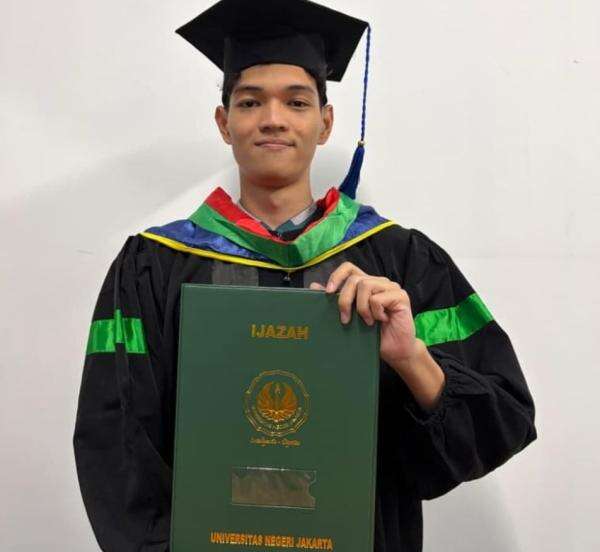 Cerita Wisudawan Terbaik PTIK FT UNJ Manfaatkan AI untuk Petakan Kepakaran Dosen Cerita Wisudawan Terbaik PTIK FT UNJ Manfaatkan AI untuk Petakan Kepakaran Dosen