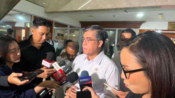 Menaker Sebut Satgas PHK Masih Aktif Pantau Perusahaan yang Rumahkan Karyawan Menaker Sebut Satgas PHK Masih Aktif Pantau Perusahaan yang Rumahkan Karyawan