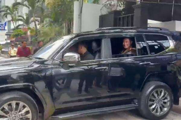 Komjen Suyudi Bertolak ke Istana jelang Dilantik Prabowo Jadi Kapolri Komjen Suyudi Bertolak ke Istana jelang Dilantik Prabowo Jadi Kapolri