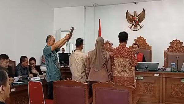 Roy Suryo Hadirkan 3 Saksi di Sidang Praperadilan, Salah Satunya Sopir Roy Suryo Hadirkan 3 Saksi di Sidang Praperadilan, Salah Satunya Sopir
