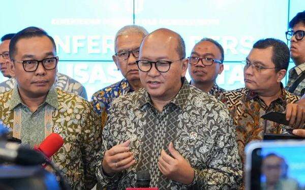 Investasi Rp776 Miliar, Rosan Dukung Pengoperasian Industri Pengolahan Kelapa di Morowali Investasi Rp776 Miliar, Rosan Dukung Pengoperasian Industri Pengolahan Kelapa di Morowali