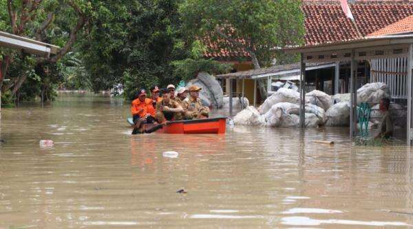 Prabowo Instruksikan Penanganan Cepat Banjir Jawa Tengah Prabowo Instruksikan Penanganan Cepat Banjir Jawa Tengah