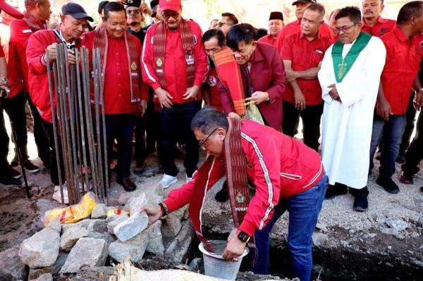 PDIP Bangun Kantor di Samosir, Pesan Megawati: Jangan Sampai Megah tapi Berjarak dengan Rakyat PDIP Bangun Kantor di Samosir, Pesan Megawati: Jangan Sampai Megah tapi Berjarak dengan Rakyat