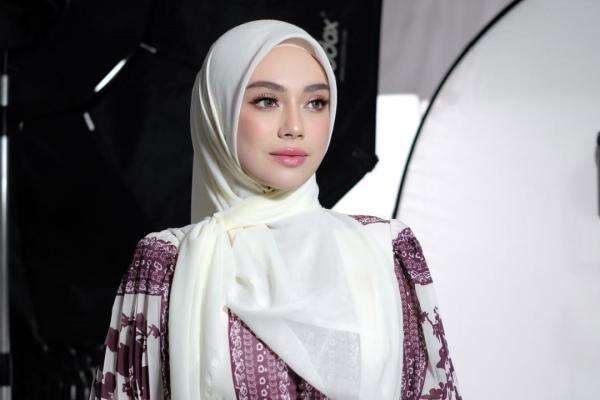 Celine Evangelista Bantah Tempati Rumah Rp200 Miliar Pemberian Jaksa Agung Celine Evangelista Bantah Tempati Rumah Rp200 Miliar Pemberian Jaksa Agung