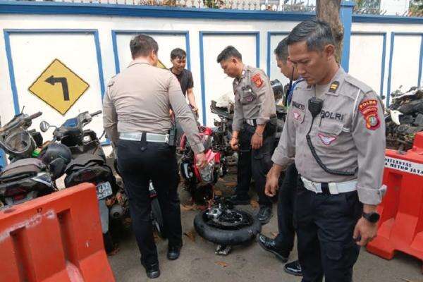ABG 15 Tahun Pengendara Moge Tabrak Ojol di Senayan, 3 Orang Luka ABG 15 Tahun Pengendara Moge Tabrak Ojol di Senayan, 3 Orang Luka