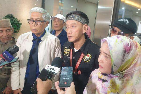 Rampung Diklarifikasi Bareskrim, Pelapor Suket Pendidikan Gibran Dicecar 15 Pertanyaan Rampung Diklarifikasi Bareskrim, Pelapor Suket Pendidikan Gibran Dicecar 15 Pertanyaan