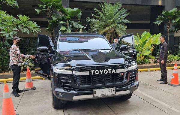 Kasus Suap ATR/BPN, KPK Sita Toyota Land Cruiser Milik Eks Bupati Kebumen Gus Arif Kasus Suap ATR/BPN, KPK Sita Toyota Land Cruiser Milik Eks Bupati Kebumen Gus Arif