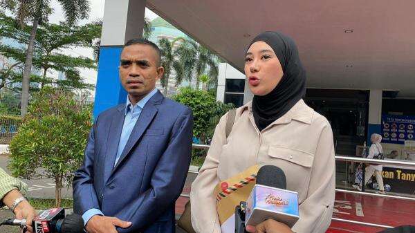 Clara Shinta Bingung Mantan Suami Ogah Nafkahi Anak tapi Klaim Harta Gono Gini Clara Shinta Bingung Mantan Suami Ogah Nafkahi Anak tapi Klaim Harta Gono Gini