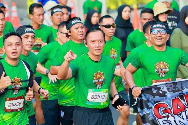 AHY Meriahkan Kostrad Run 2026, Gaungkan Semangat 65 Tahun Kostrad untuk Indonesia Kuat AHY Meriahkan Kostrad Run 2026, Gaungkan Semangat 65 Tahun Kostrad untuk Indonesia Kuat