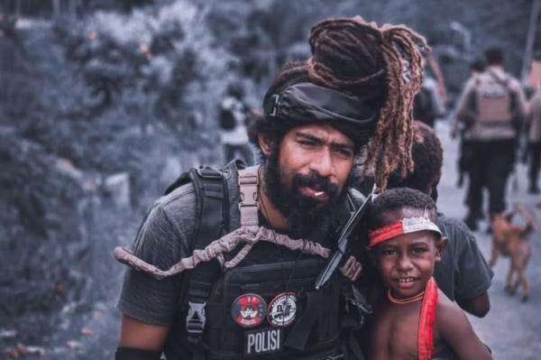 Rastra Sewakottama di Papua, Kisah Pengabdian Brigadir Amharet di Zona Merah dengan Senjata Kasih Rastra Sewakottama di Papua, Kisah Pengabdian Brigadir Amharet di Zona Merah dengan Senjata Kasih