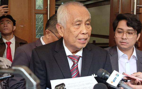 Lodewyk Pusung Hadir Virtual di Sidang Praperadilan, OC Kaligis Soroti Sikap Objektif Hakim Lodewyk Pusung Hadir Virtual di Sidang Praperadilan, OC Kaligis Soroti Sikap Objektif Hakim