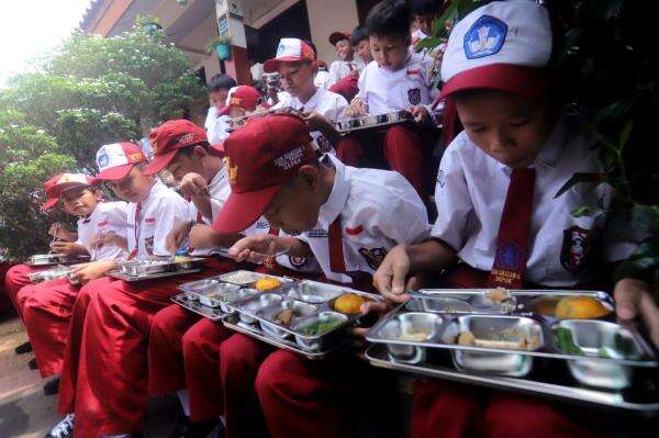 Survei Median: MBG Program Pemerintah Paling Disukai Publik, Disusul Sekolah Rakyat Survei Median: MBG Program Pemerintah Paling Disukai Publik, Disusul Sekolah Rakyat