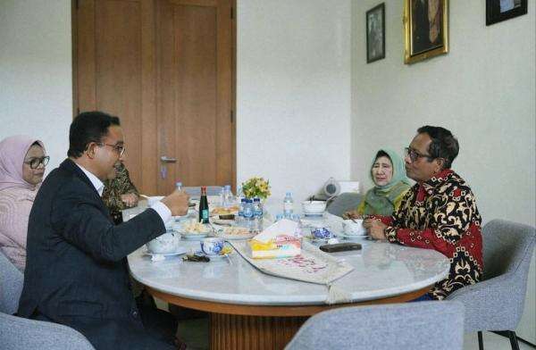 Anies dan Mahfud Kompak Unggah Pertemuan: Menyambung Silaturahmi Sumber Keberkahan Anies dan Mahfud Kompak Unggah Pertemuan: Menyambung Silaturahmi Sumber Keberkahan