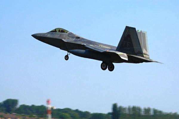 AS Diam-diam Tarik 10 Jet Tempur Siluman F-22 Raptor, Mundur dari Perang Iran AS Diam-diam Tarik 10 Jet Tempur Siluman F-22 Raptor, Mundur dari Perang Iran