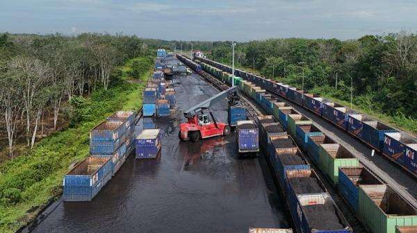 Kinerja Bongkar Muat Batu Bara KAI Logistik Tembus 4,27 Juta Ton di Kuartal III-2026 Kinerja Bongkar Muat Batu Bara KAI Logistik Tembus 4,27 Juta Ton di Kuartal III-2026