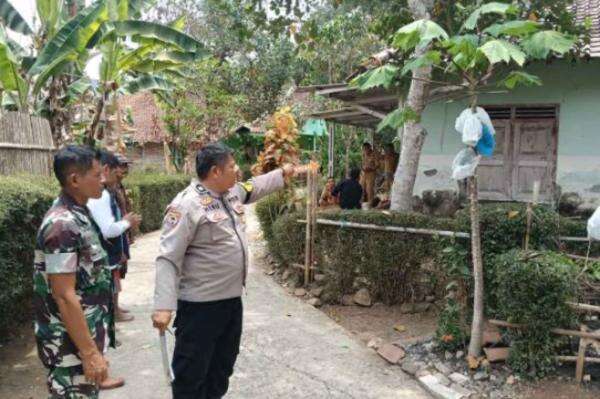 Ngeri! Penjual Sayur Keliling di Kebumen Dibacok Warga, Luka di Leher dan Tangan Ngeri! Penjual Sayur Keliling di Kebumen Dibacok Warga, Luka di Leher dan Tangan