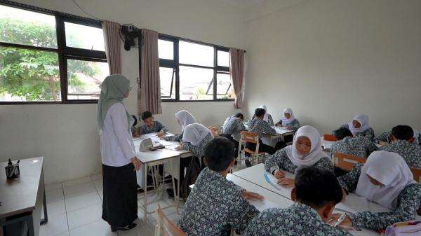 Lebih 44 Ribu Anak dari Keluarga Miskin Kembali Dapatkan Akses Sekolah Gratis Lebih 44 Ribu Anak dari Keluarga Miskin Kembali Dapatkan Akses Sekolah Gratis
