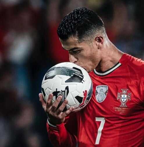 7 Fakta Menarik Portugal Cukur Uzbekistan 5-0: Kebangkitan Ronaldo 7 Fakta Menarik Portugal Cukur Uzbekistan 5-0: Kebangkitan Ronaldo