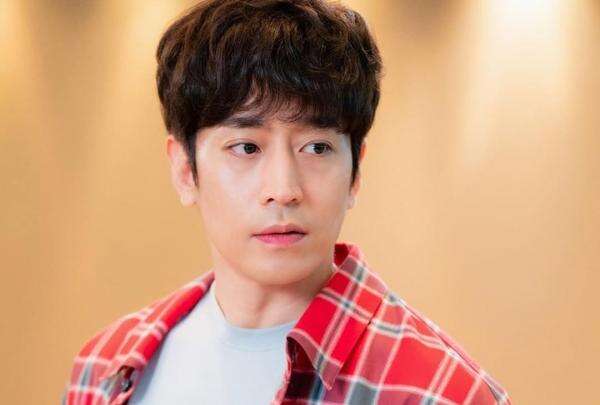 Eric Shinhwa Ramai Dikritik karena Menggemuk, Fans Beri Pembelaan Eric Shinhwa Ramai Dikritik karena Menggemuk, Fans Beri Pembelaan