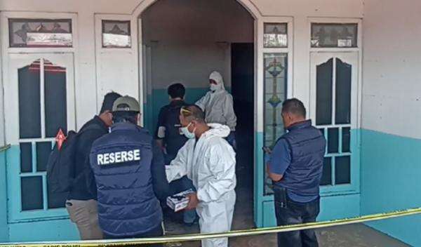 Kendal Gempar! Mayat Pria Tangan Terborgol Ditemukan Membusuk di Lokasi Calon SPPG Kendal Gempar! Mayat Pria Tangan Terborgol Ditemukan Membusuk di Lokasi Calon SPPG
