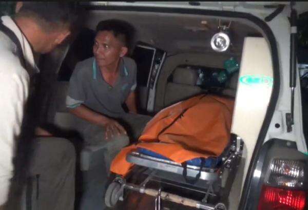Mayat Pria dalam Bagasi Mobil di Grobogan Diduga Bos Konter HP asal Ambarawa Mayat Pria dalam Bagasi Mobil di Grobogan Diduga Bos Konter HP asal Ambarawa