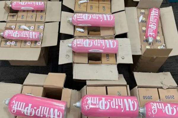Bos Pabrik Whip Pink Andi dan Jasen Hioe Ditahan Bareskrim usai Jadi Tersangka Bos Pabrik Whip Pink Andi dan Jasen Hioe Ditahan Bareskrim usai Jadi Tersangka