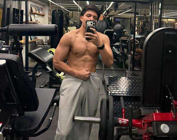 Atta Halilintar Pamer Hasil Nge-Gym, Kini Badan Kekar Berotot Atta Halilintar Pamer Hasil Nge-Gym, Kini Badan Kekar Berotot