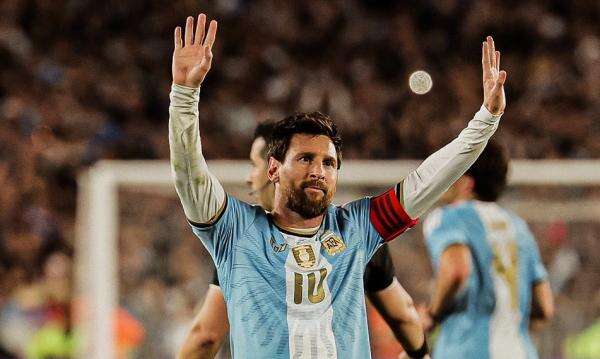 Pecah Tangis Lionel Messi, Akhiri 21 Tahun Karier Bersama Timnas Argentina Pecah Tangis Lionel Messi, Akhiri 21 Tahun Karier Bersama Timnas Argentina