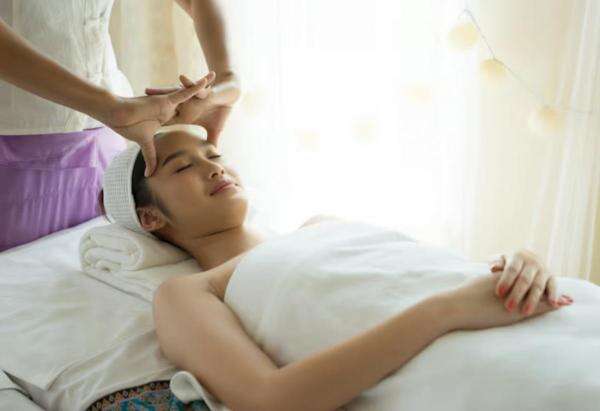 Benarkah Pijat Pelipis dan Belakang Pundak Bisa Meredakan Sakit Kepala? Benarkah Pijat Pelipis dan Belakang Pundak Bisa Meredakan Sakit Kepala?