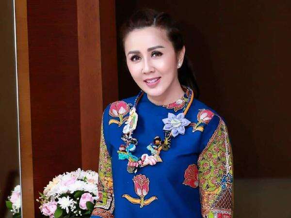 Profil Kiki Wahyu Hadiningrat, Istri Wakapolri Baru yang Kini Jadi Ibu Waketum Bhayangkari Profil Kiki Wahyu Hadiningrat, Istri Wakapolri Baru yang Kini Jadi Ibu Waketum Bhayangkari