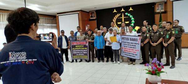 Berikut Pernyataan Sikap Ormas Babel Menggugat Soal Kasus Korupsi Tata Niaga Timah Berikut Pernyataan Sikap Ormas Babel Menggugat Soal Kasus Korupsi Tata Niaga Timah