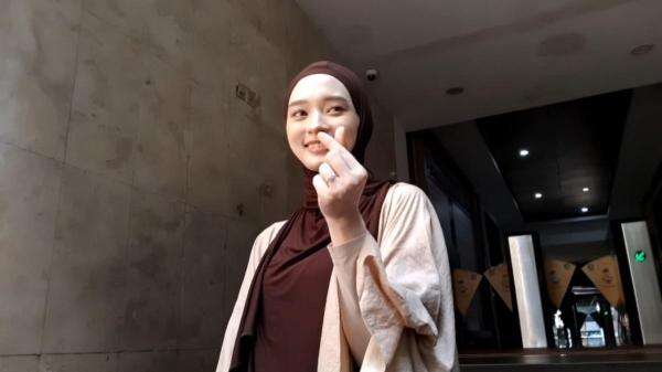 Ogah Perang Ego, Inara Rusli Ajak Wardatina Mawa Damai demi Anak Ogah Perang Ego, Inara Rusli Ajak Wardatina Mawa Damai demi Anak