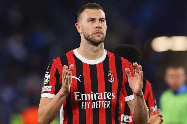 AC Milan Resmi Perpanjang Kontrak Bek Serbia, Dikontrak hingga 2031 AC Milan Resmi Perpanjang Kontrak Bek Serbia, Dikontrak hingga 2031