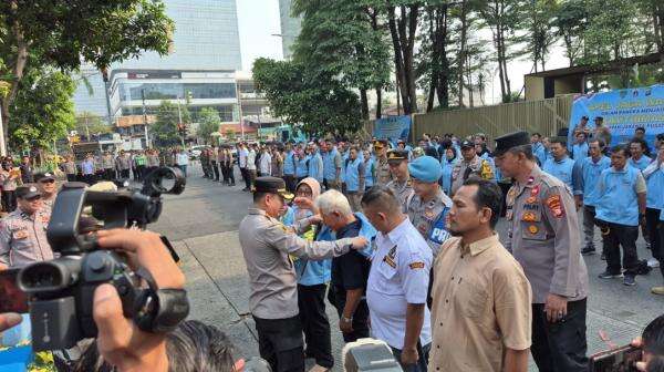Jaga Jakarta! Polri-TNI dan Pemkot Jakpus Gelar Apel Bersama Perkuat Keamanan Jaga Jakarta! Polri-TNI dan Pemkot Jakpus Gelar Apel Bersama Perkuat Keamanan