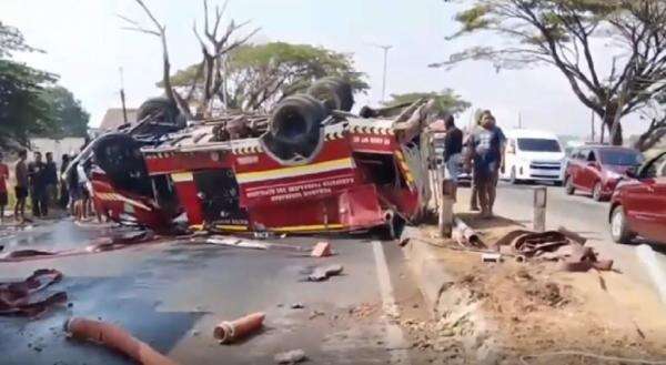 Kronologi Mobil Damkar Terguling di Pangkep Tewaskan 2 Petugas dan 5 Luka-Luka Kronologi Mobil Damkar Terguling di Pangkep Tewaskan 2 Petugas dan 5 Luka-Luka