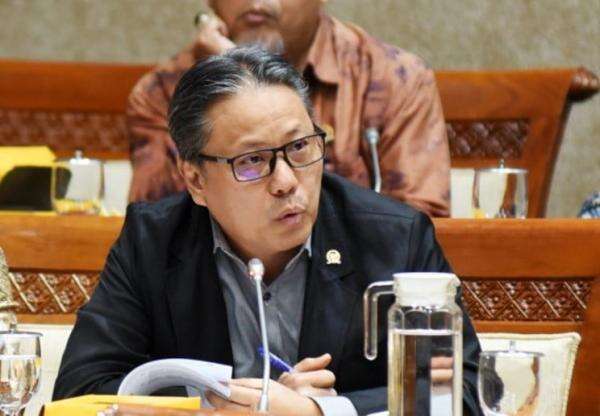DPR Cecar Menkeu soal Anggaran Pemerintah: Katanya Efisiensi kok Tambah Utang? DPR Cecar Menkeu soal Anggaran Pemerintah: Katanya Efisiensi kok Tambah Utang?