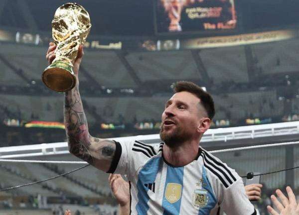 Kisah Paredes Dicuekin Messi Sampai 3 Bulan Gara-gara Liga Champions Kisah Paredes Dicuekin Messi Sampai 3 Bulan Gara-gara Liga Champions