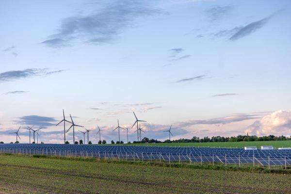 Maksimalkan PLTS hingga Panas Bumi, Ini Cara Percepat Transisi Energi di Indonesia Maksimalkan PLTS hingga Panas Bumi, Ini Cara Percepat Transisi Energi di Indonesia