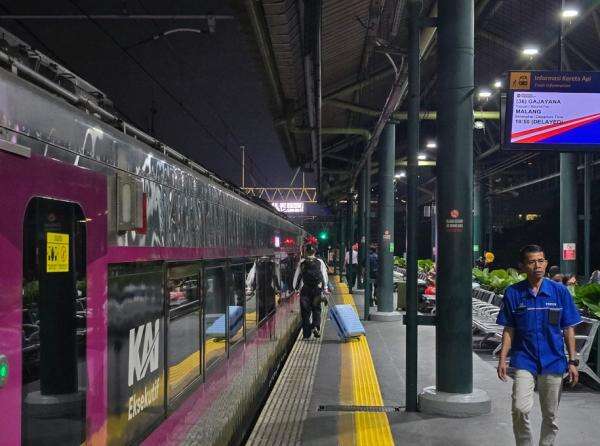 706.908 Tiket Kereta Api Terjual pada Libur HUT RI, Promo Diskon 17 Persen Diburu 706.908 Tiket Kereta Api Terjual pada Libur HUT RI, Promo Diskon 17 Persen Diburu