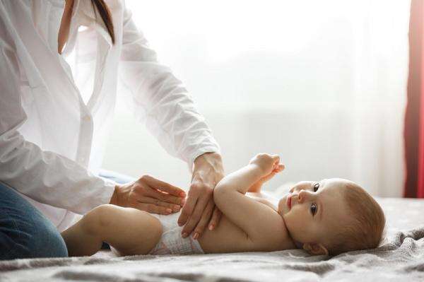 New Mom Wajib Tahu, Ini Popok untuk Bayi Baru Lahir yang Disarankan Dokter New Mom Wajib Tahu, Ini Popok untuk Bayi Baru Lahir yang Disarankan Dokter