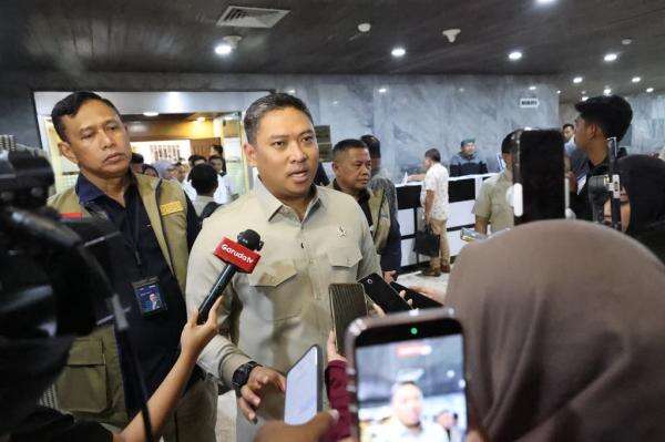 Sudaryono: Mayoritas Penghujat Prabowo di Medsos Robot, Dikendalikan Oligarki dan Koruptor Sudaryono: Mayoritas Penghujat Prabowo di Medsos Robot, Dikendalikan Oligarki dan Koruptor