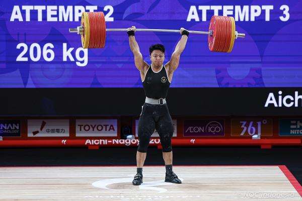 Kisah Haru Rahmat Erwin, Lifter Indonesia Peraih Back To Back Medali Emas Asian Games 2022 dan 2026 Kisah Haru Rahmat Erwin, Lifter Indonesia Peraih Back To Back Medali Emas Asian Games 2022 dan 2026
