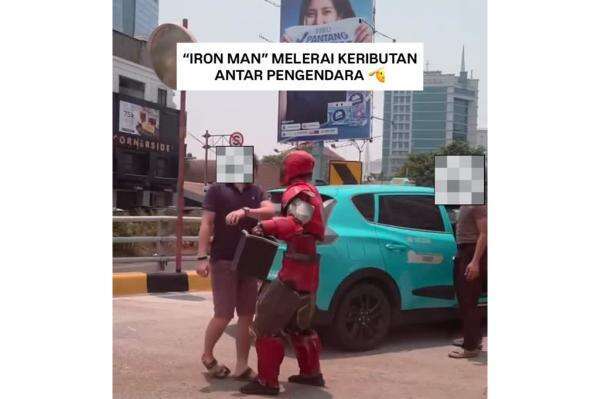 Viral Iron Man Turun Tangan Lerai Keributan 2 Pengemudi Mobil di Depan MOI Kelapa Gading Viral Iron Man Turun Tangan Lerai Keributan 2 Pengemudi Mobil di Depan MOI Kelapa Gading