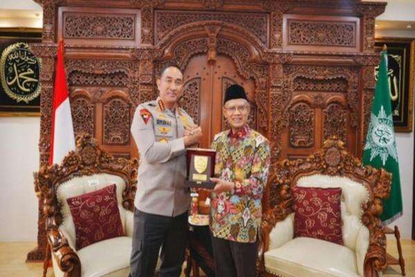 Kapolri Sambangi Muhammadiyah, Pakar: Lindungi Generasi Muda dari Judi Online dan Narkoba Kapolri Sambangi Muhammadiyah, Pakar: Lindungi Generasi Muda dari Judi Online dan Narkoba